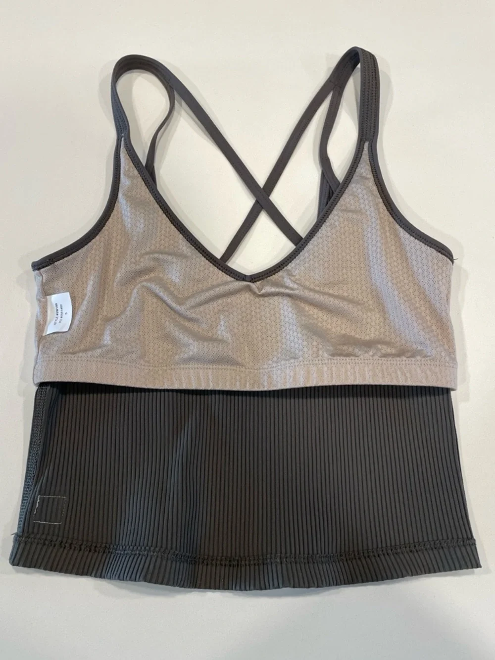 Vuori Ribbed Crop Tank Top - Oregano - Picture 6 of 9